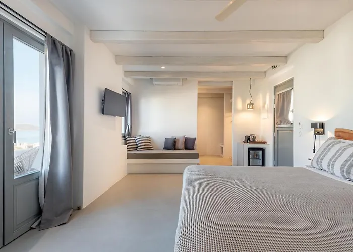 Paros Cape מלון דירות נאוסה