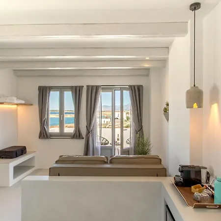 Paros Cape 公寓式酒店