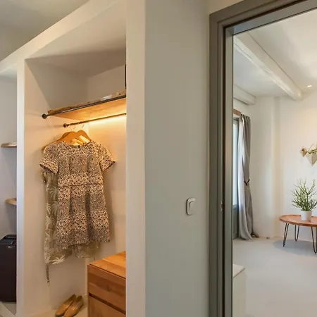 Paros Cape 公寓式酒店