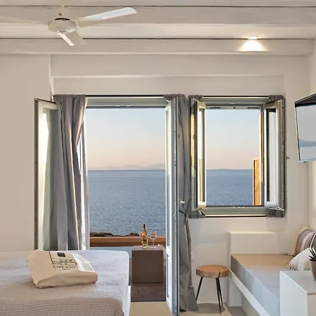 Paros Cape 公寓式酒店 3*