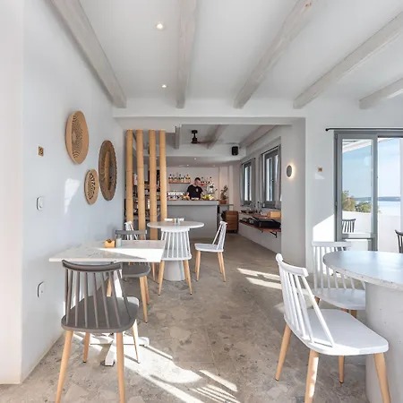 מלון דירות Paros Cape 4*