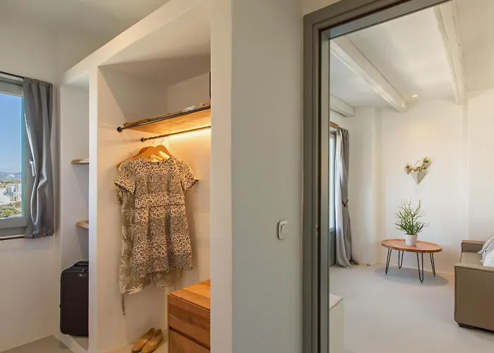 Paros Cape 公寓式酒店